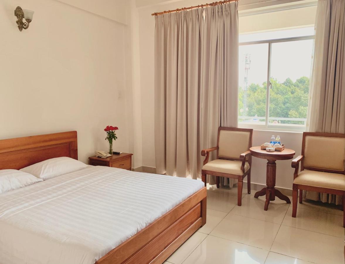 Tan Son Nhat 2 Hotel Cidade de Ho Chi Minh Exterior foto